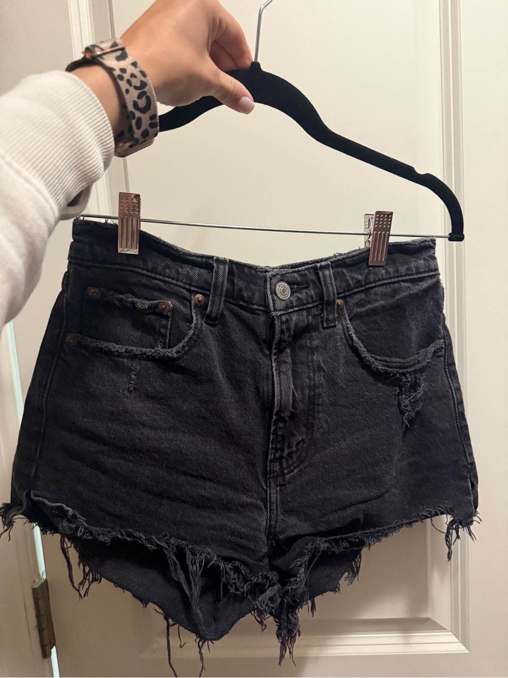 Abercrombie High-Rise Mom Short Distressed Black Denim Shorts Size 25/0